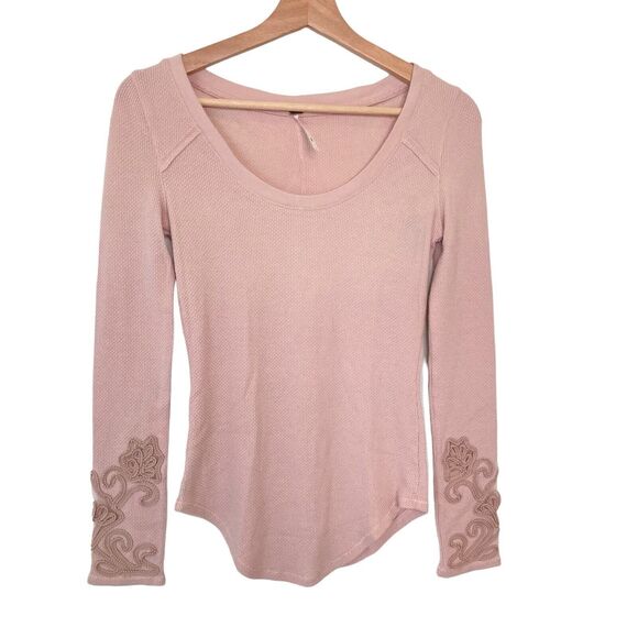Free People Pink Synergy Cuff Thermal Sweatshirt Laced Details Cuffs Medium M - Picture 2 of 12